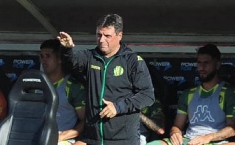 Después de tantas negativas Ángel Hoyos es el técnico de Talleres Córdoba 