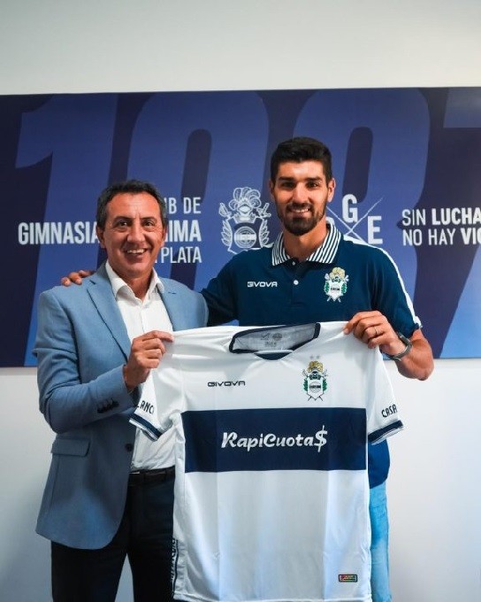 Gastón Suso es jugador de GIMNASIA Y ESGRIMA LA PLATA 