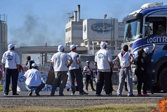 SanCor en crisis: 350 despidos y una deuda de 400 millones de dólares