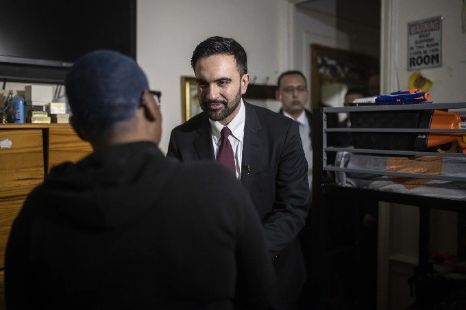 Mamdani defiende eliminar órdenes sobre antisemitismo y boicot a Israel