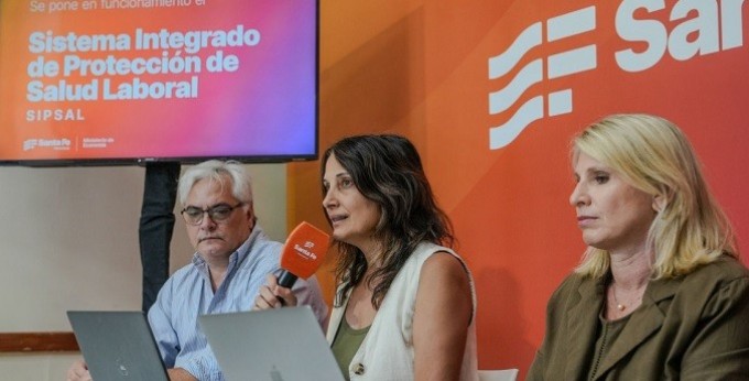 ¿PULLARO BUSCA AMIGARSE CON LOS DOCENTES Y QUE LE DEN VOTOS?