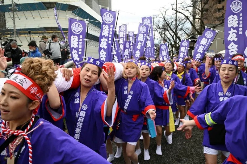 El milenario Festival del Desnudo de Japón en el que las mujeres participaron por primera vez