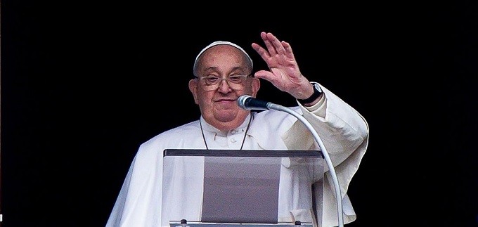 El papa Francisco, preocupa su salud fue internado 