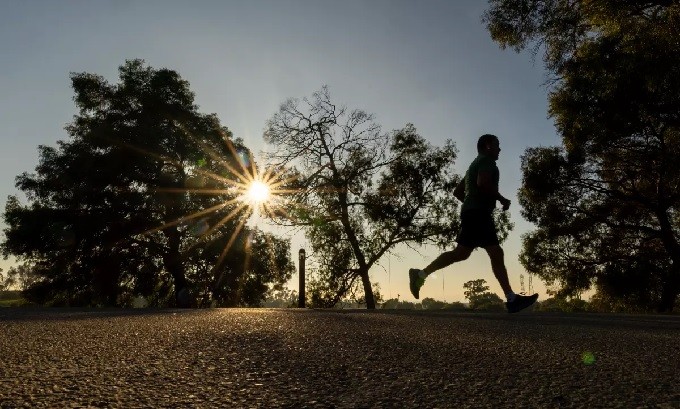 El invierno salvaje del sur de California continúa con un calor que amenaza récord y luego con posibilidad de lluvia