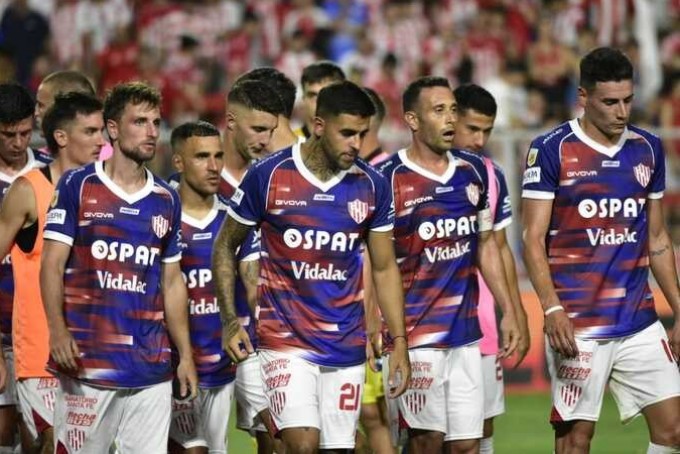 UNIÓN TUVO OTRA NOCHE OSCURA Y PERDIO 1-0 CON ARGENTINOS EN SANTA FE