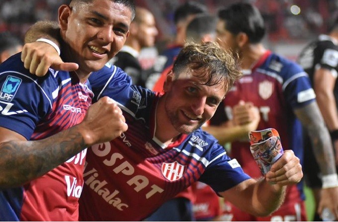 UNIÓN TUVO SU DIAZ DE GLORIA Y GOLEO 4-0 A GIMNASIA MENDOZA 