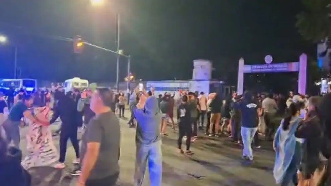 Protesta policial en Rosario; y tensión en el gobierno de PULLARO 