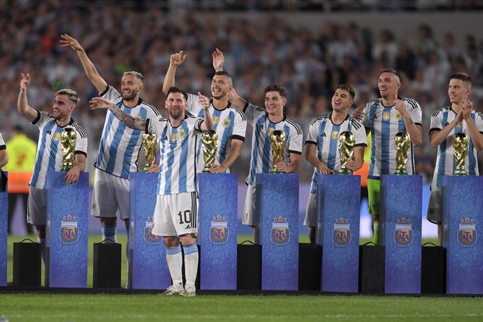 Argentina le sumó a la fiesta del Mundial un triunfo sobre Panamá y el gol 800 de Messi