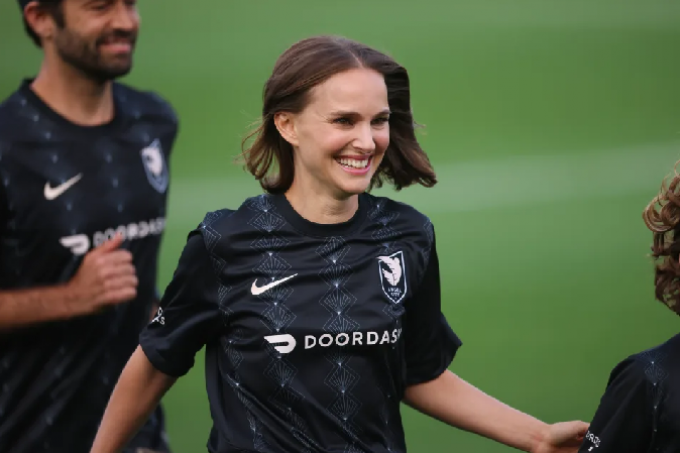 Natalie Portman quiere hacer historia con su equipo de fútbol femenino