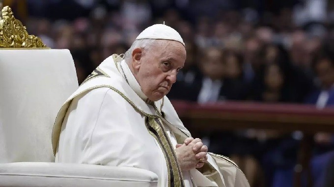 El Papa: Ataque aislado de broncoespasmo. Se inició ventilación mecánica no invasiva