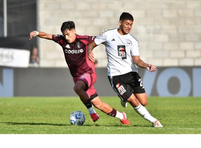 RIVER VOLVIO A DAR UN PASO ATRAS Y EMPÁTO ANTE RIESTRA 0-0 