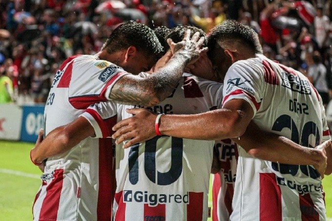 CLUB ATLETICO UNIÓN CON MUCHO TRABAJO LE GANO 1-0 GIMNASIA Y ESGRIMA LA PLATA