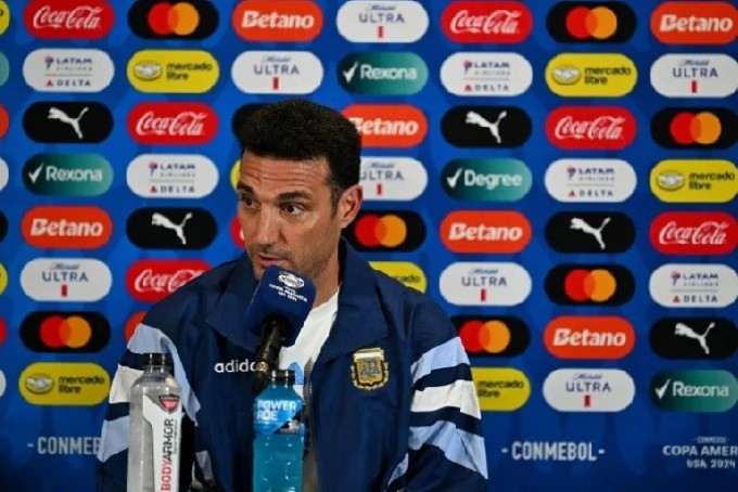 Scaloni no pone excusas por las lesiones y adelanta la renovación en Argentina