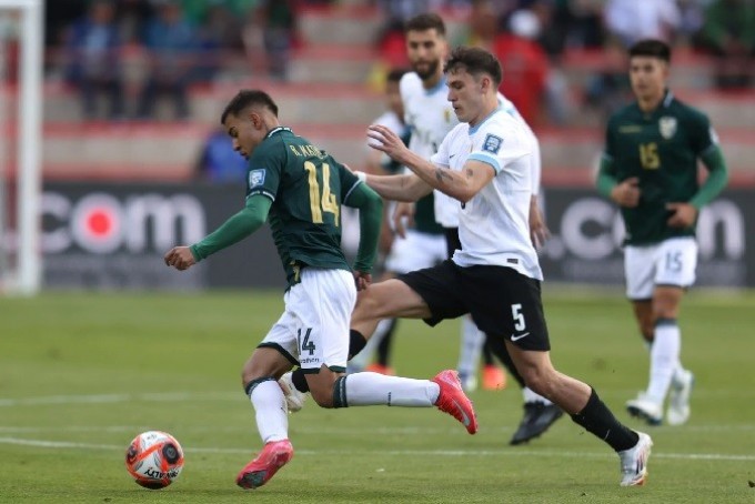 URUGUAY EN MEDIO DE LAS POLEMICAS EMPATO CON BOLIVIA, 0-0 Y ARGENTINA CLASIFICO AL MUNDIAL 