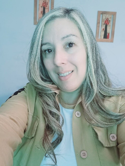 ANALIA VARELA: DOCENTE, ANALIZA LA LUCHA SILENCIOSA Y EL DESTRATO DE PULLARO 