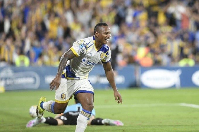 ROSARIO CENTRAL EN UN COSTOSO PARTIDO LE GANO A BANFIELD 2-1 