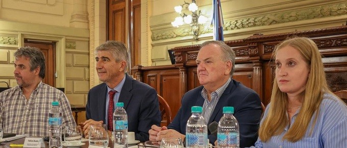 Senadores Santa Fe recibieron a Ministros para evaluar tres importantes proyectos de ley