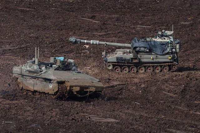 Israel ataca Teher&aacute;n y Beirut mientras Estados Unidos env&iacute;a marina a Oriente Medio.