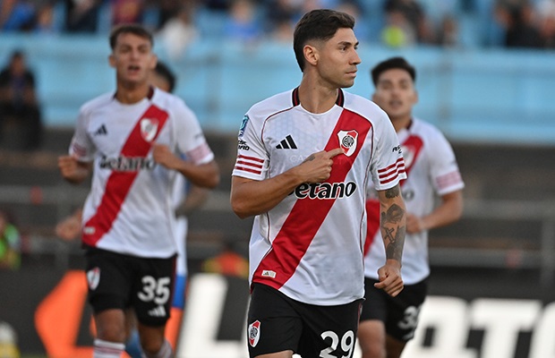 RIVER EN MEDIO DE POLEMICAS TREPA POSICIONES EN LA LIGA PROFESIONAL 