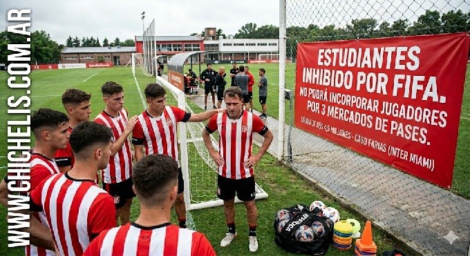 Estudiantes de La Plata, Inhibido por la FIFA y ante una Crisis de Mercado