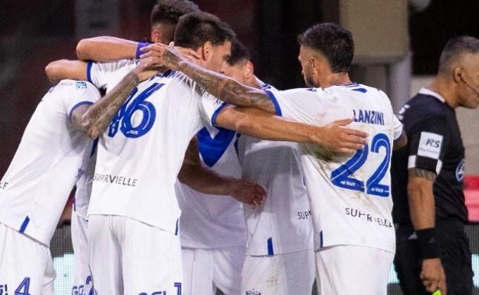 LIGA PROFESIONAL: V&Eacute;LEZ TUVO UNA IMPORTANTE VICTORIA Y ES UNICO LIDER 