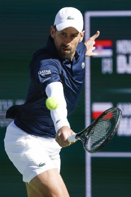 Djokovic despierta a tiempo contra Majchrzak 