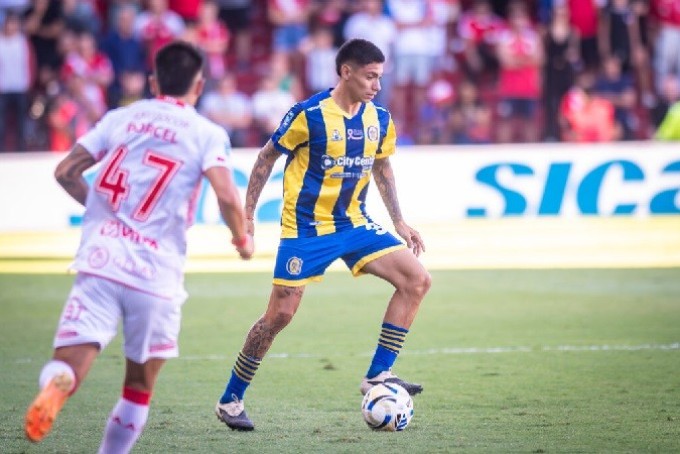 ROSARIO CENTRAL NO PUDO CON ARGENTINOS Y EMPATARON EN LA PATERNAL 