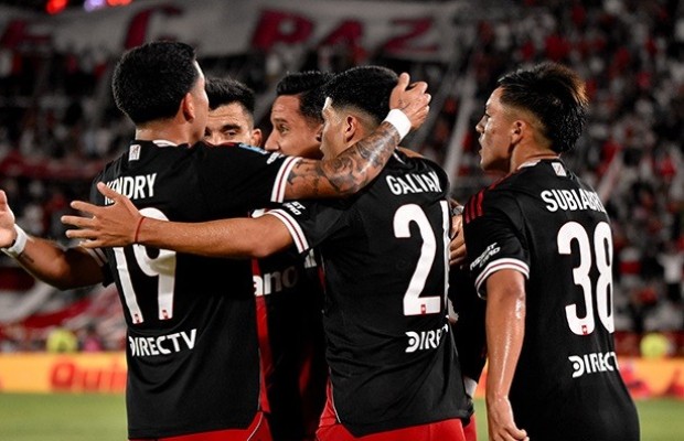 RIVER EN POLEMICO PARTIDO LE GANO A HURAC&Aacute;N 2-1