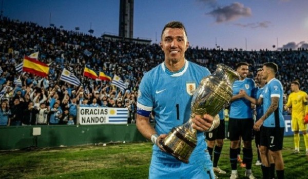 FERNANDO MUSLERA VUELVE A LA SELECCI&Oacute;N URUGUAYA TRAS 4 A&Ntilde;OS 