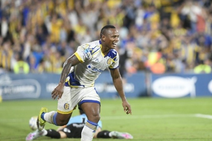 ROSARIO CENTRAL EN UN COSTOSO PARTIDO LE GANO A BANFIELD 2-1 