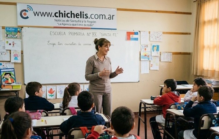 Asistencia Perfecta: casi 75 mil docentes, cobran el premio por febrero en Santa Fe 