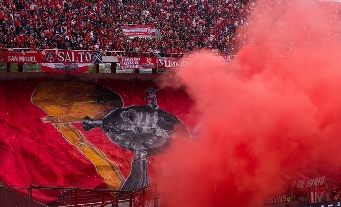 La colecta millonaria de un 'influencer' argentino calma el fuego en el club  Independiente