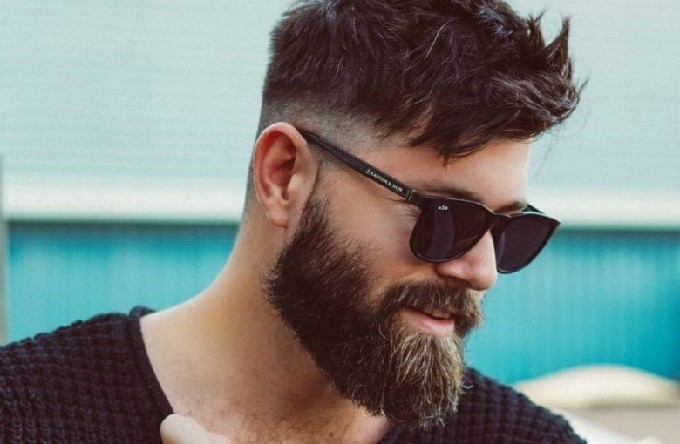 ¿Por qué te gustan los hombres con barba? La ciencia te lo explica