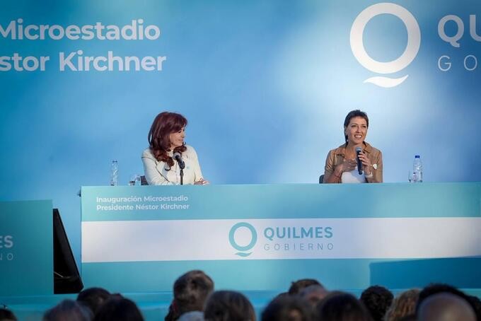 Cristina Kirchner dijo que Milei no tiene “un plan de estabilización”, le reclamó un “golpe de timón” y mandó un fuerte mensaje a la interna peronista