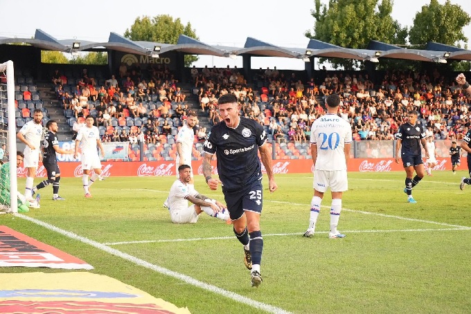 INDEPENDIENTE RIVADAVIA ES IMPARABLE: GAN&Oacute; EN VICTORIA Y SE AFIANZA EN LO M&Aacute;S ALTO