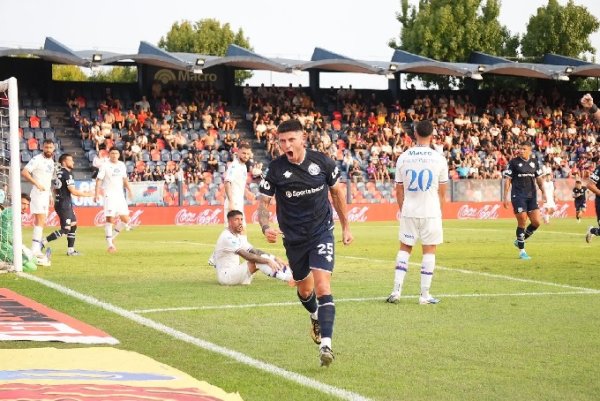 INDEPENDIENTE RIVADAVIA ES IMPARABLE: GAN&Oacute; EN VICTORIA Y SE AFIANZA EN LO M&Aacute;S ALTO