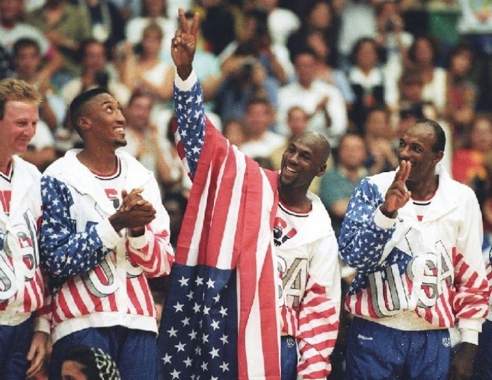 Camiseta olímpica de Michael Jordan supera los 3 millones de dólares en subasta