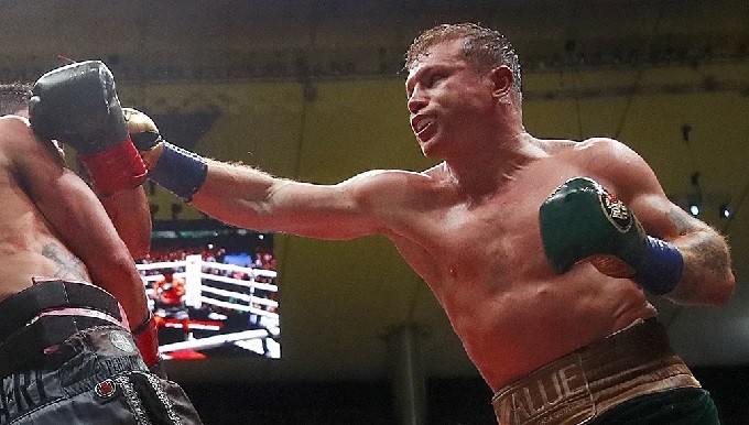 CANELO ALVAREZ GANO POR PUNTOS Y ES EL CAMPEÓN DE LAS 168 LIBRAS 