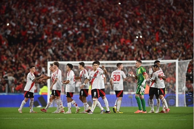 RIVER SE LUCIO Y ESTA EN CUARTOS DE FINAL DE LA LIGA PROFESIONAL  