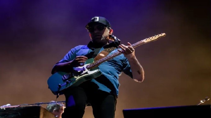 Andrés Calamaro abandonó el escenario tras ser insultado por polémica opinión de las corridas de toros