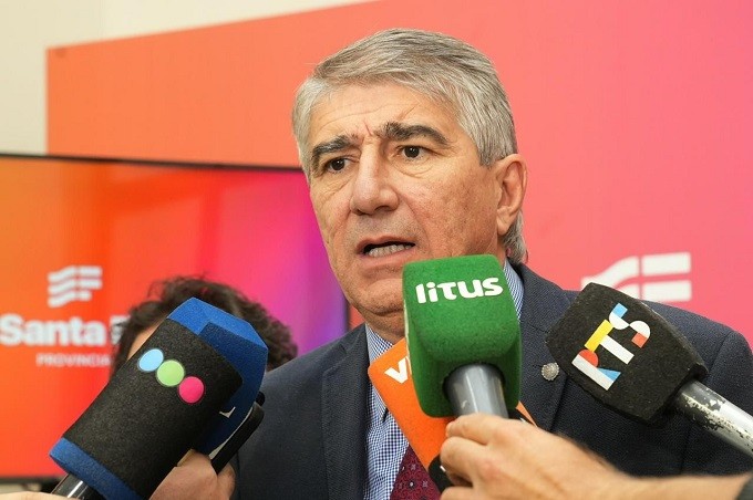 El Gobierno de Santa Fe anunció cómo pagará el aumento acordado a los trabajadores estatales, incluidos los docentes