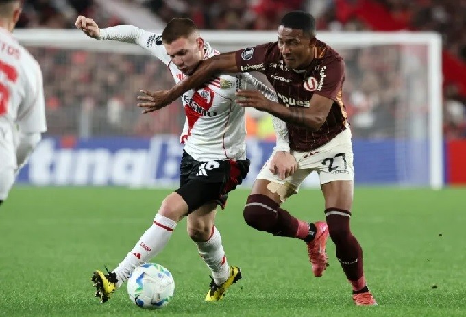 Universitario rescata empate ante River en el Monumental y avanza en la Libertadores