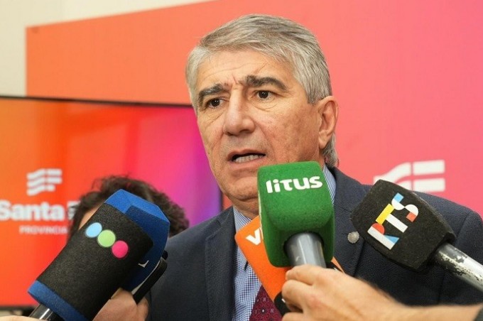 El Gobierno de Santa Fe anunció cómo pagará el aumento acordado a los trabajadores estatales, incluidos los docentes