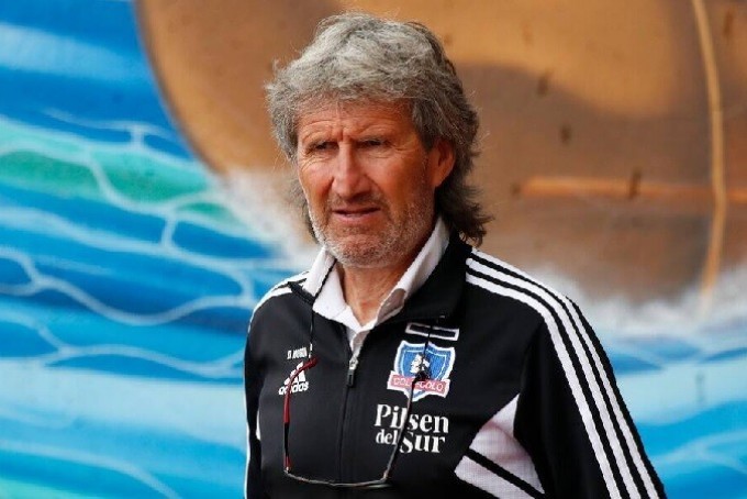 El último sostén de Jorge Almirón: Daniel Morón culpó al plantel de Colo Colo por mala campaña