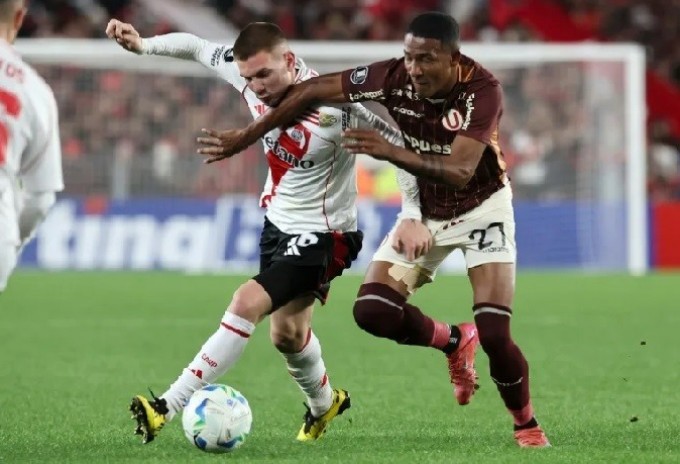 Universitario rescata empate ante River en el Monumental y avanza en la Libertadores