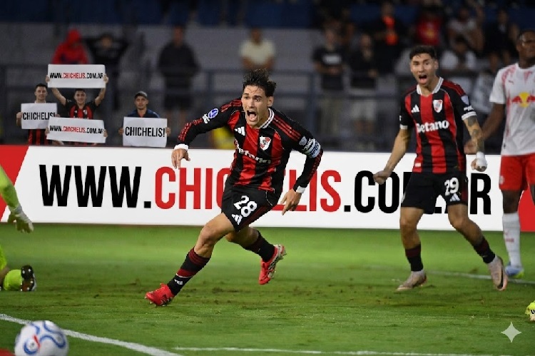 River se qued&oacute; con un triunfo ag&oacute;nico en Brasil y lidera su grupo