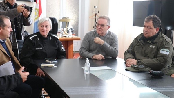 LAGNA SE REUNIÓ CON LA PLANA MAYOR DE GENDARMERÍA POR LA LLEGADA DE GENDARMES A ROSARIO