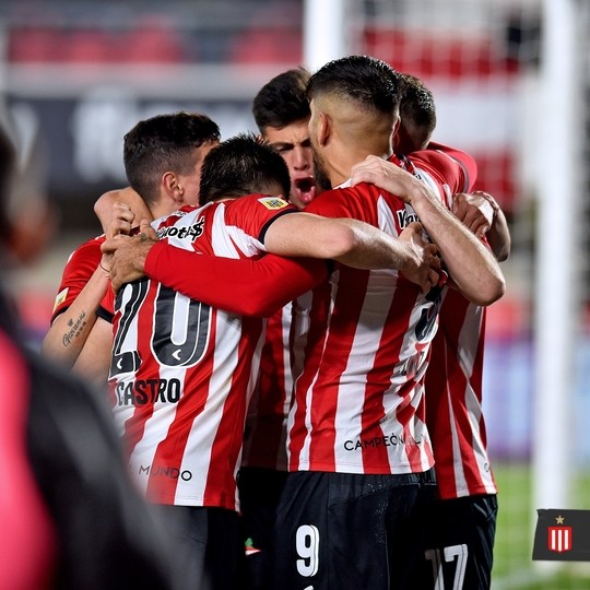 En un partido polémico Estudiantes venció a Sarmiento con goles de Boselli