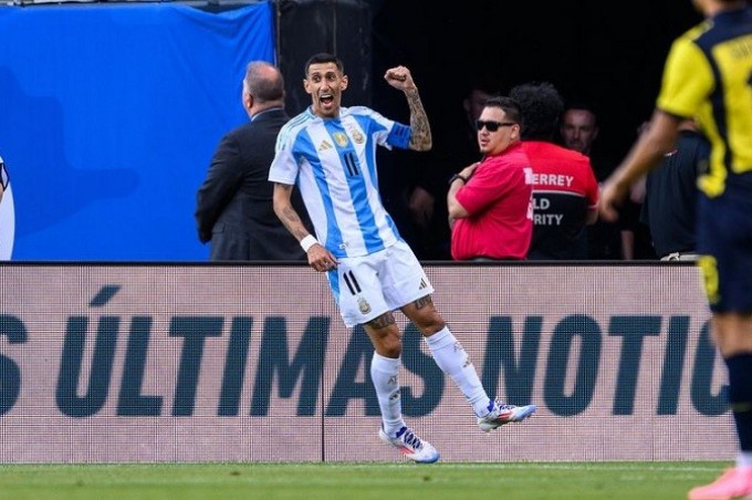 ARGENTINA BUSCANDO PONERSE BIEN LE GANO 1-0 ECUADOR