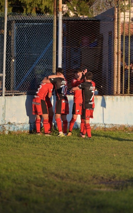 COLÓN GANO PORQUE ACERTO BERNARDI Y VENCIO 1-0 A DEFENSORES UNIDOS DE ZARATE 